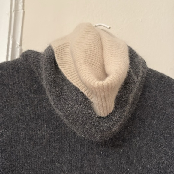 Stylish Gray and Cream Knit Dress - Picture 2 of 9